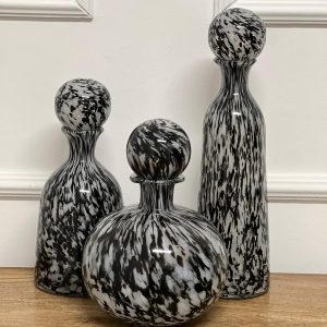 שלישית בקבוקי כדור מנומר שחור לבן