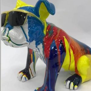 בולדוג אנגלי צבעוני עם משקפיים